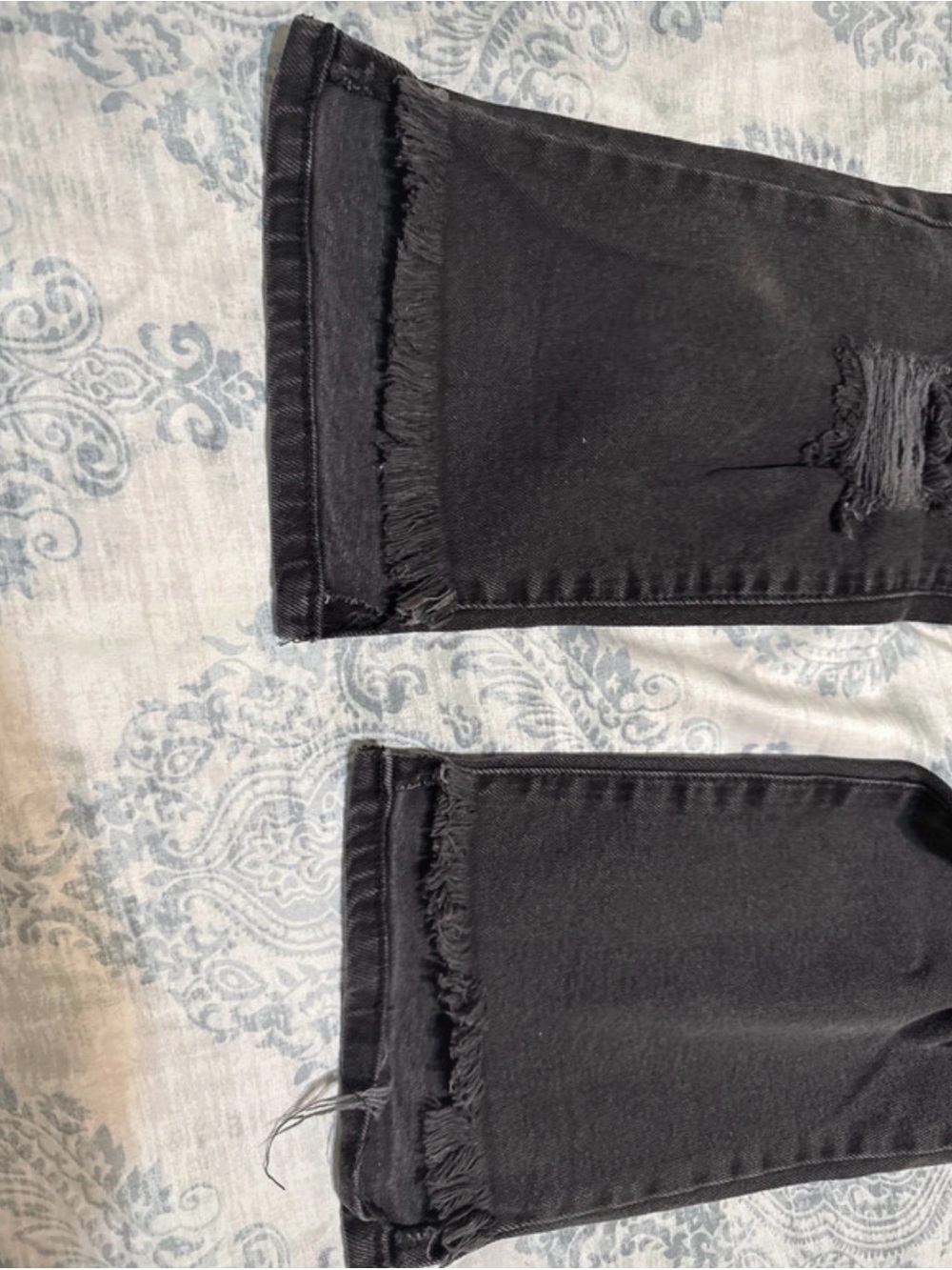 Mossimo Supply Co. Black Ripped Mom Jeans - Picture 3 of 6